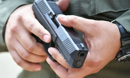 تفسير حلم المسدس بدون رصاص