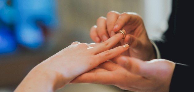 تفسير حلم الخطوبة للعزباء لابن سيرين والامام الصادق