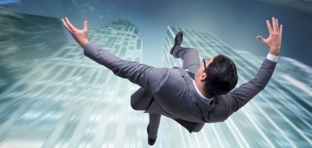 تفسير حلم سقوط شخص اعرفه من مكان مرتفع وموته