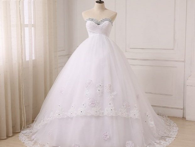 تفسير حلم الفستان الأبيض للعزباء بدون عريس لابن سيرين