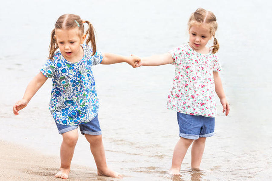 تفسير حلم ولادة توأم بنات لابن سيرين وكبار العلماء