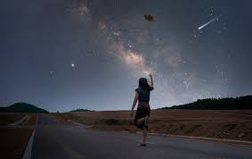 تعرف على تفسير حلم المشي في الليل مع شخص اعرفه لابن سيرين