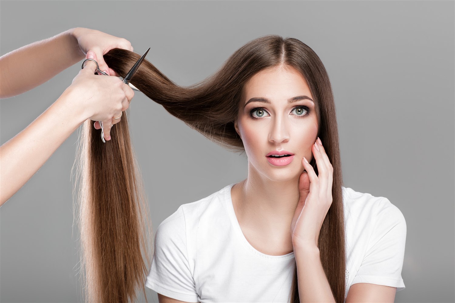 تعرف على تفسير الحلم بقص الشعر لابن سيرين